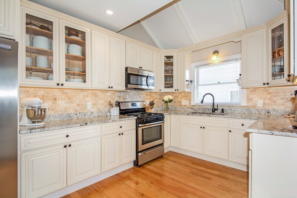 49 Hooper Road Dedham, MA 02026 - Photo 10 of 30 Gallery Image 10