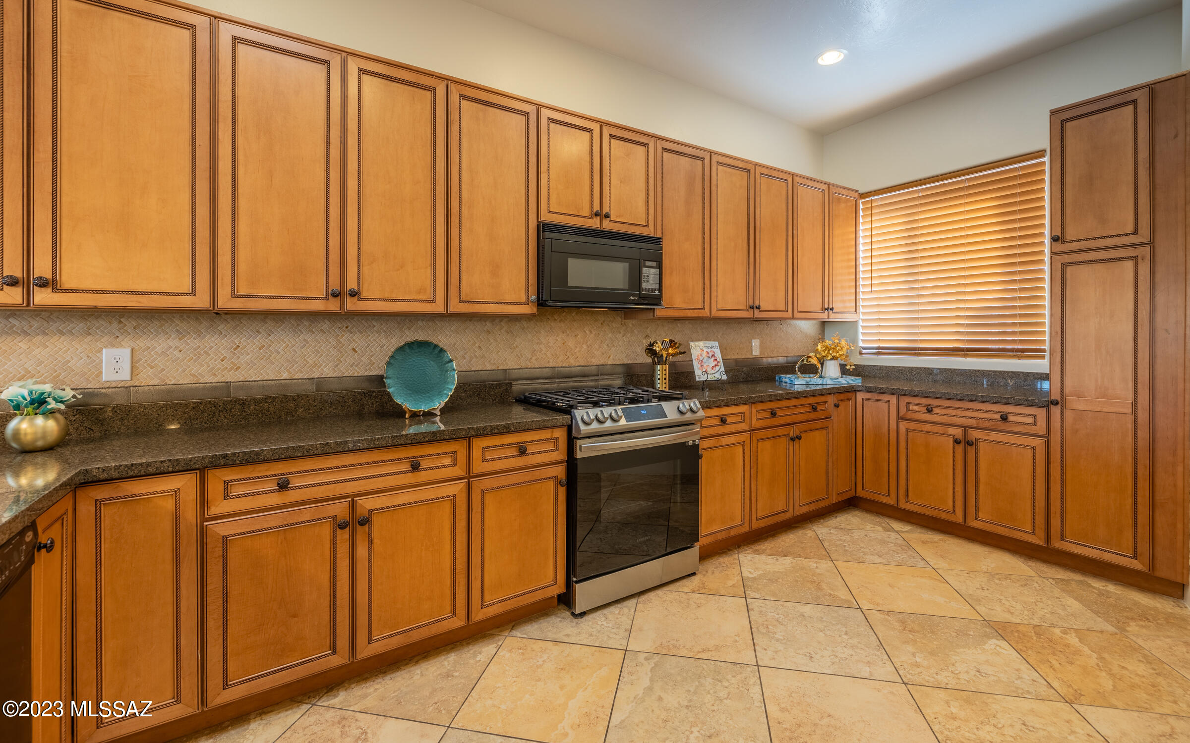 11515 North Moon Ranch Place Marana, AZ 85658 - Photo 6 of 39