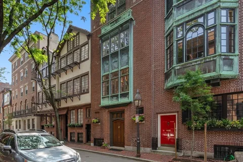 $8,850,000 | 32 Lime Street, Boston, MA 02108