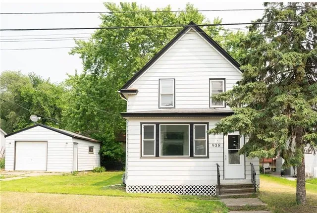 $1,999 | 938 North Cypress Street, St. Paul, MN 55106