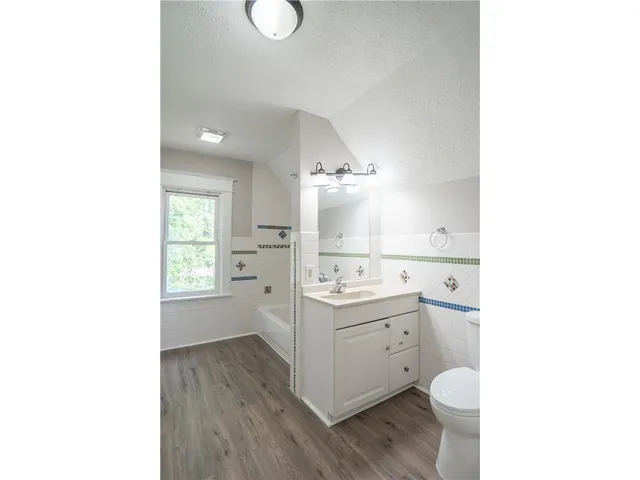 $1,999 | 938 North Cypress Street, St. Paul, MN 55106