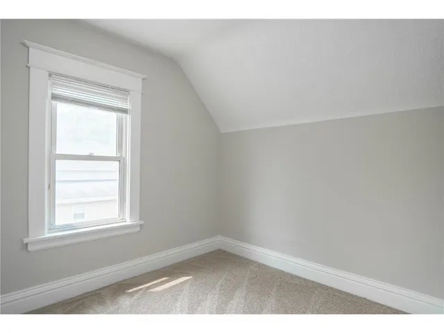 $1,999 | 938 North Cypress Street, St. Paul, MN 55106