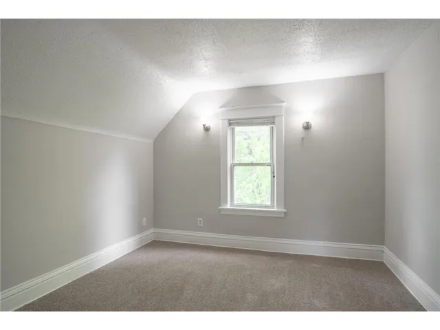 $1,999 | 938 North Cypress Street, St. Paul, MN 55106