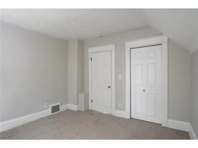 $1,999 | 938 North Cypress Street, St. Paul, MN 55106