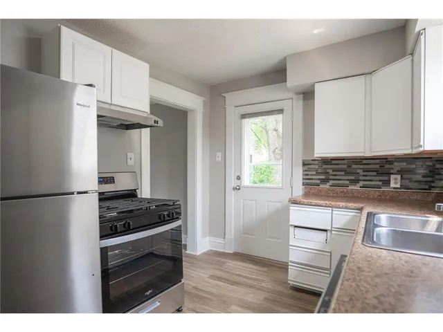 $1,999 | 938 North Cypress Street, St. Paul, MN 55106