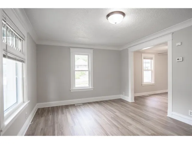 $1,999 | 938 North Cypress Street, St. Paul, MN 55106