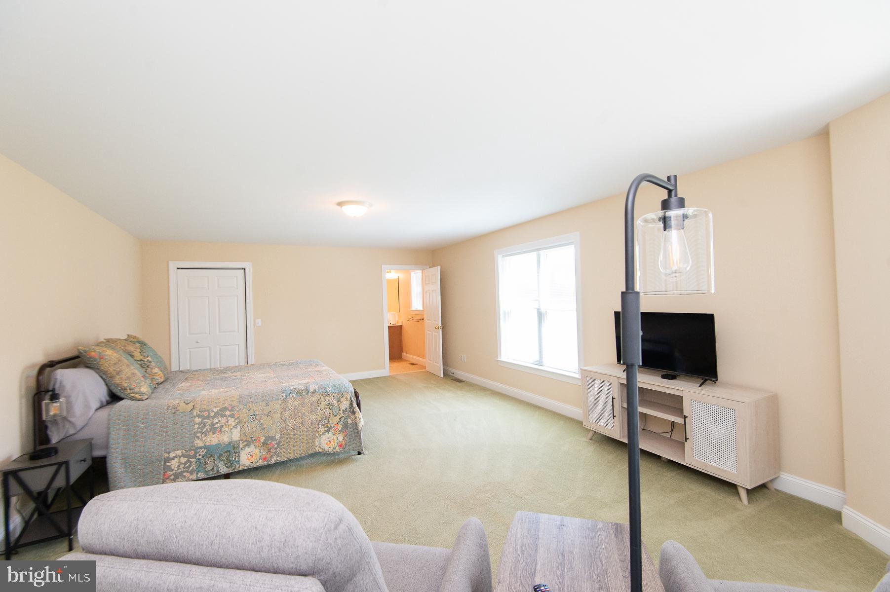 5704 Ross Neck Road Cambridge, MD 21613 - Photo 63 of 98 Spacious retreat with natural light.
