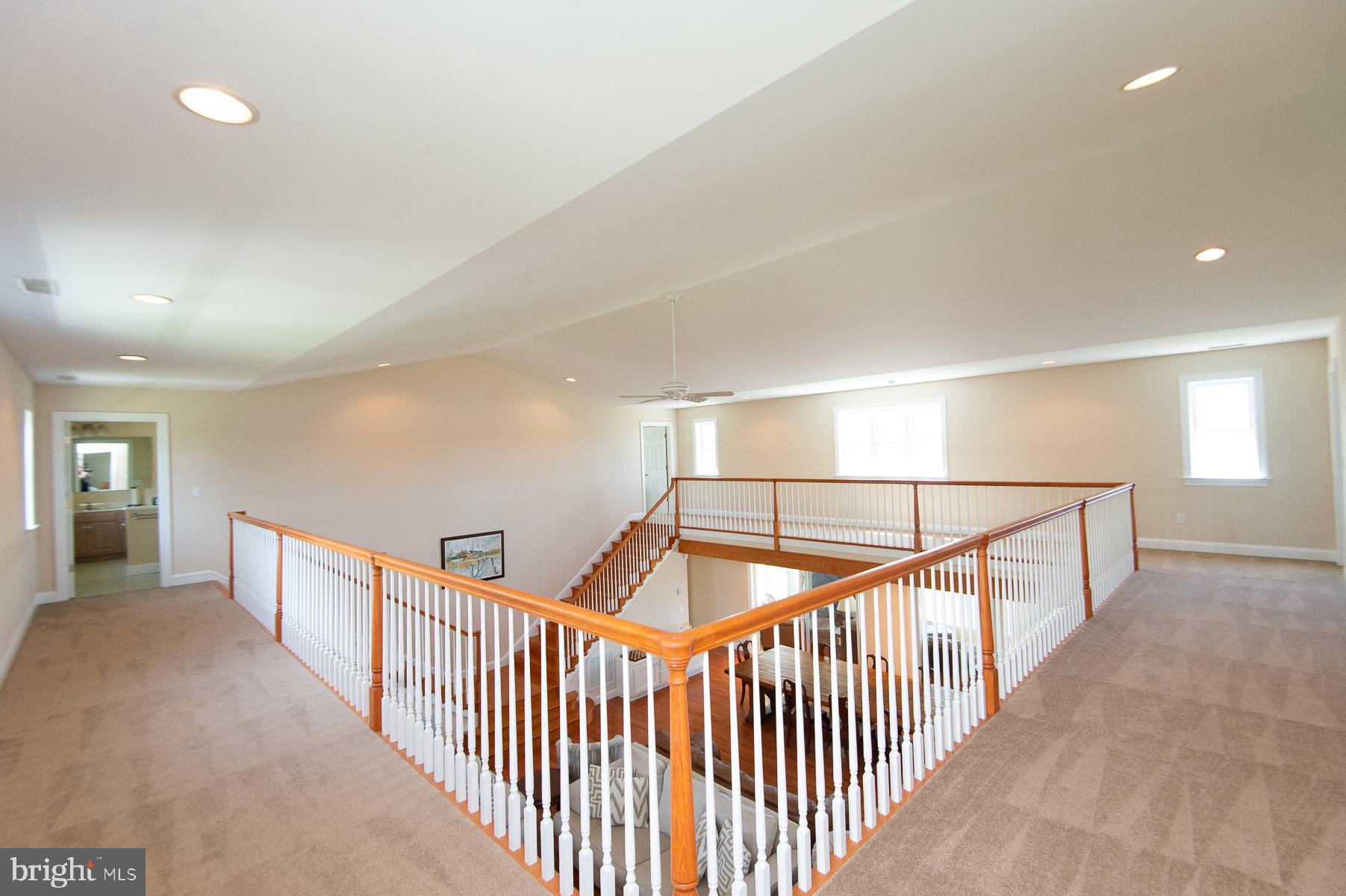 5704 Ross Neck Road Cambridge, MD 21613 - Photo 72 of 98 Spacious upper landing with natural light.