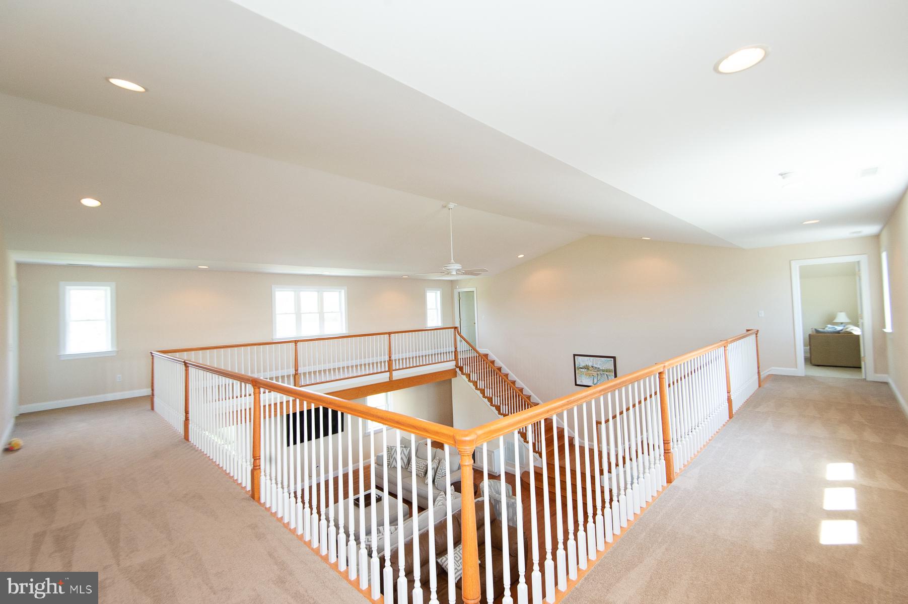 5704 Ross Neck Road Cambridge, MD 21613 - Photo 73 of 98 Spacious upper landing with natural light.