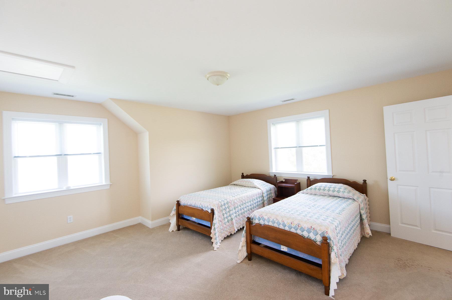 5704 Ross Neck Road Cambridge, MD 21613 - Photo 86 of 98 Bright and airy twin bedroom retreat.