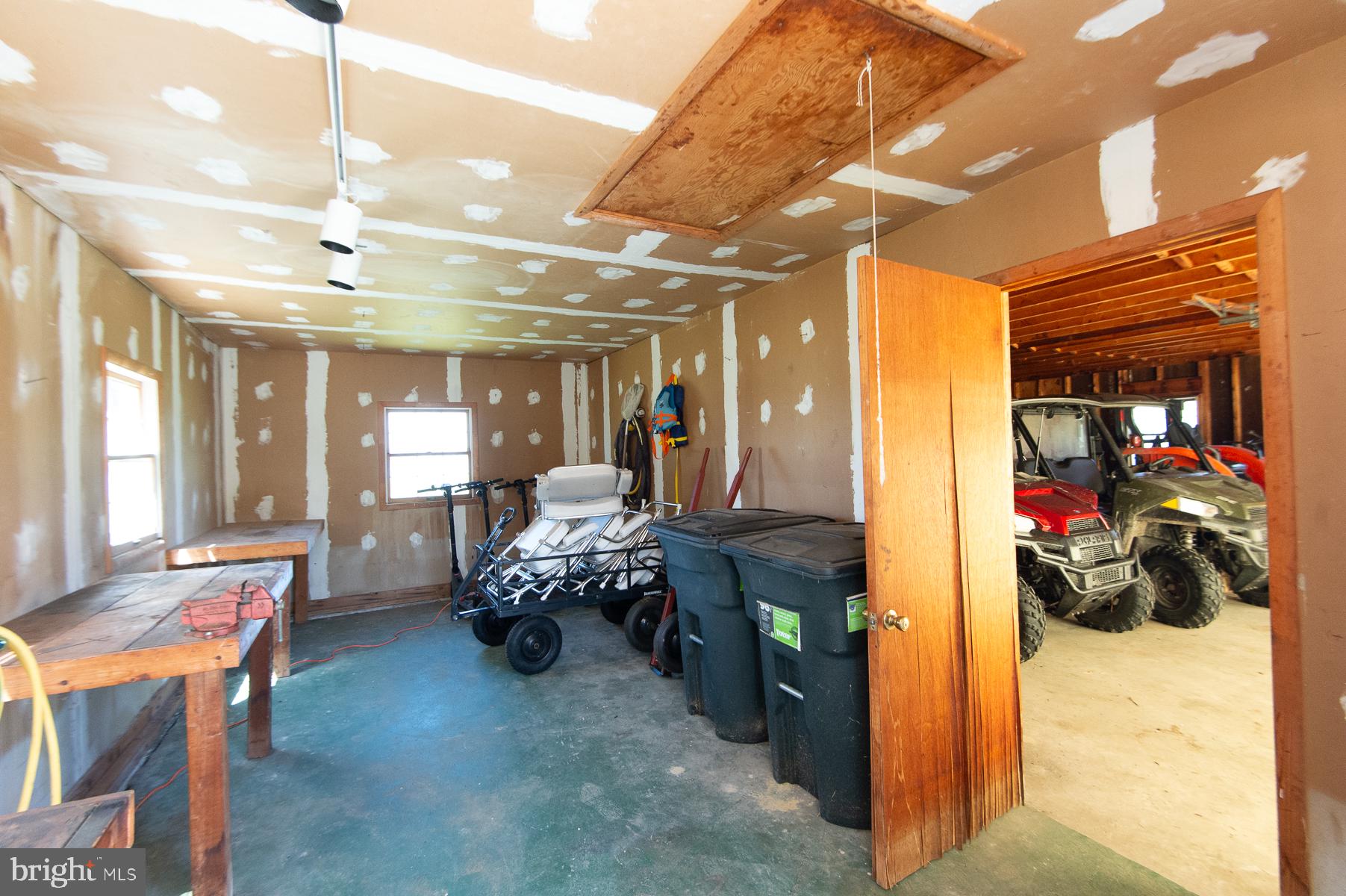 5704 Ross Neck Road Cambridge, MD 21613 - Photo 95 of 98 Spacious garage with potential.