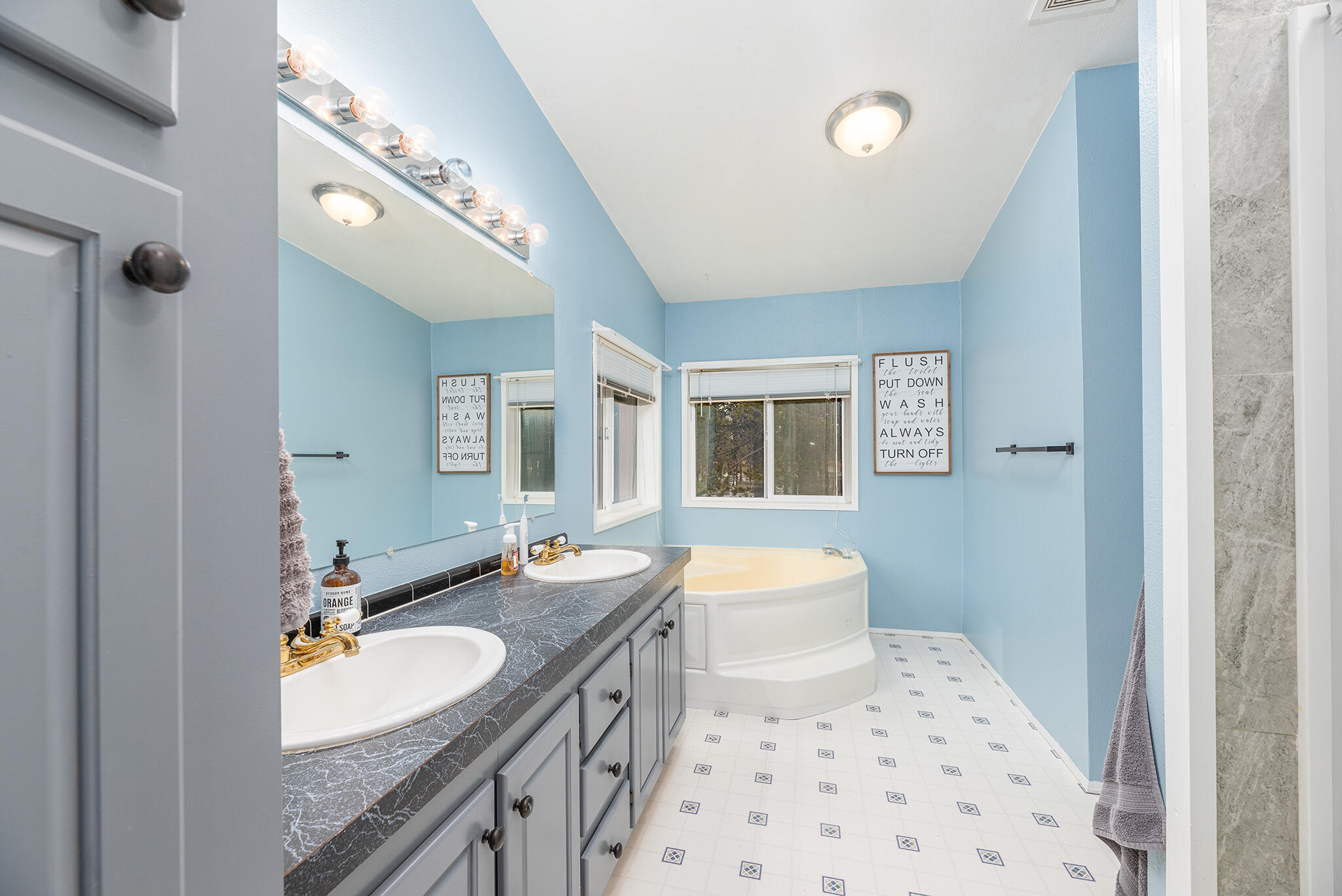 54732 Huntington Road Bend, OR 97707 - Photo 19 of 45 54732HuntingtonRd-2-MLS- (15)