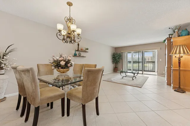 $177,000 | 7280 Amberly Lane, Unit 208, Delray Beach, FL 33446