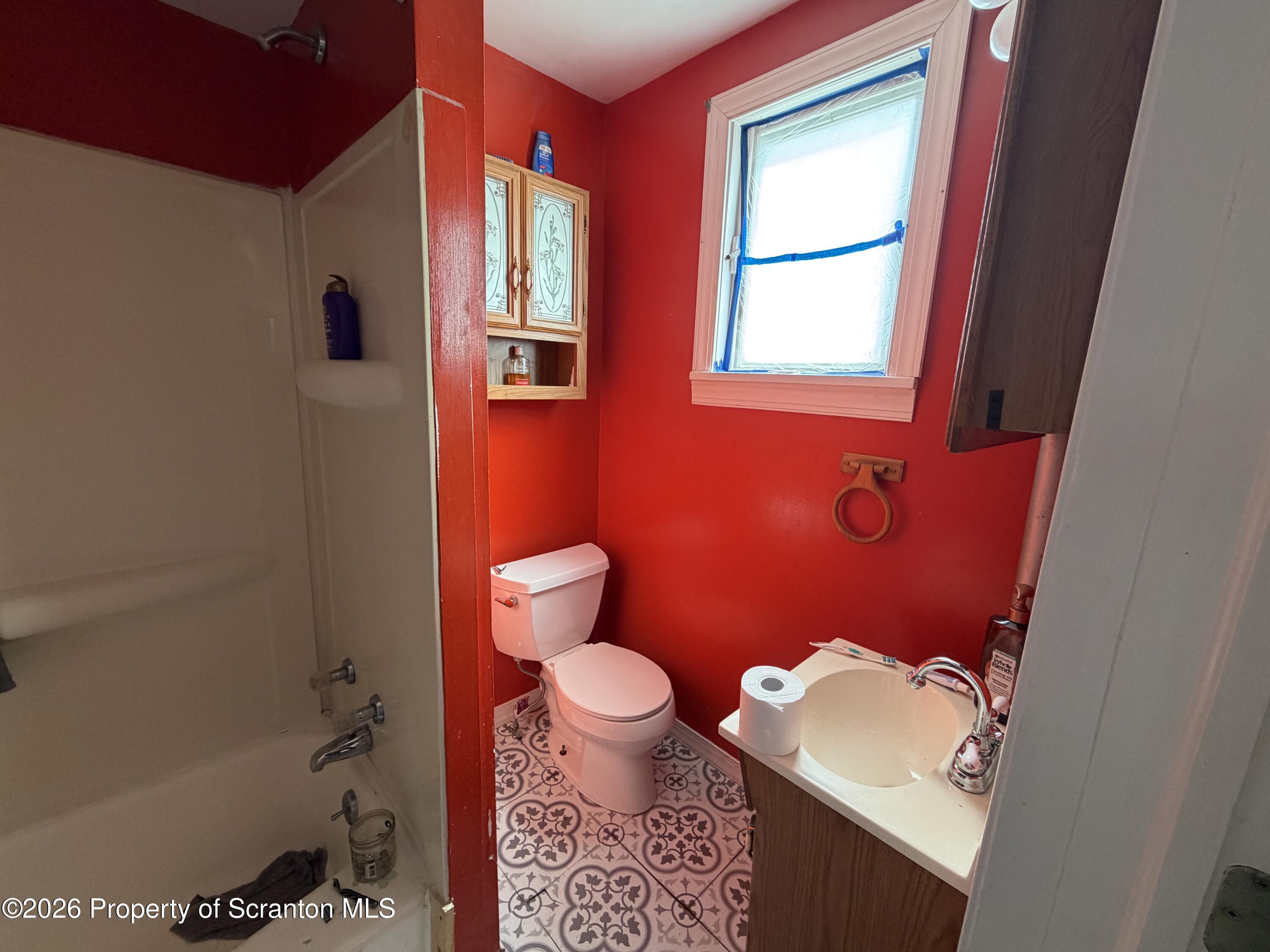 1010 Eynon Street Scranton, PA 18504 - Photo 7 of 17 7