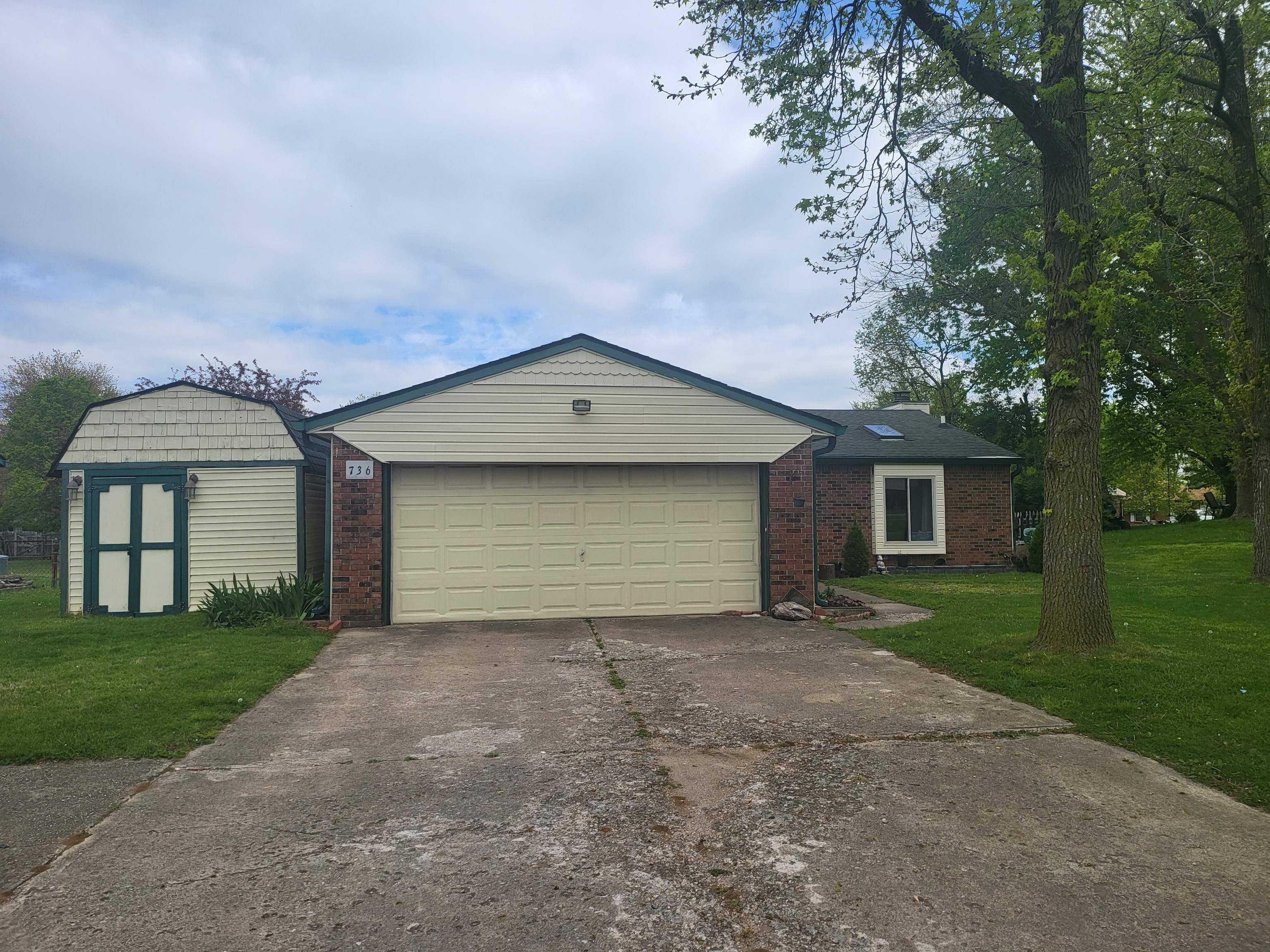 736 West Stop 11 Road Indianapolis, IN 46217 - Photo 1 of 8 Gallery Image 1