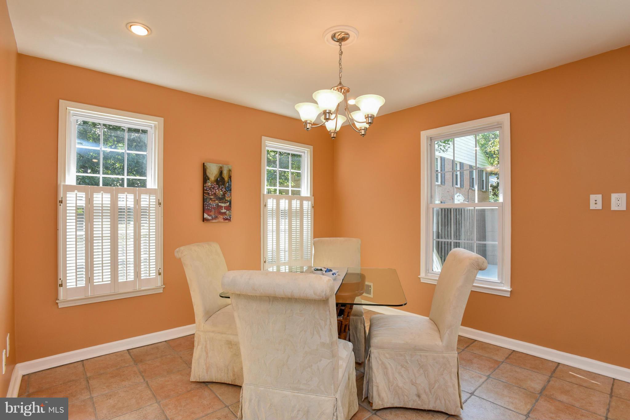2423 Ansdel Court Reston, VA 20191 - Photo 7 of 30 Dining Area