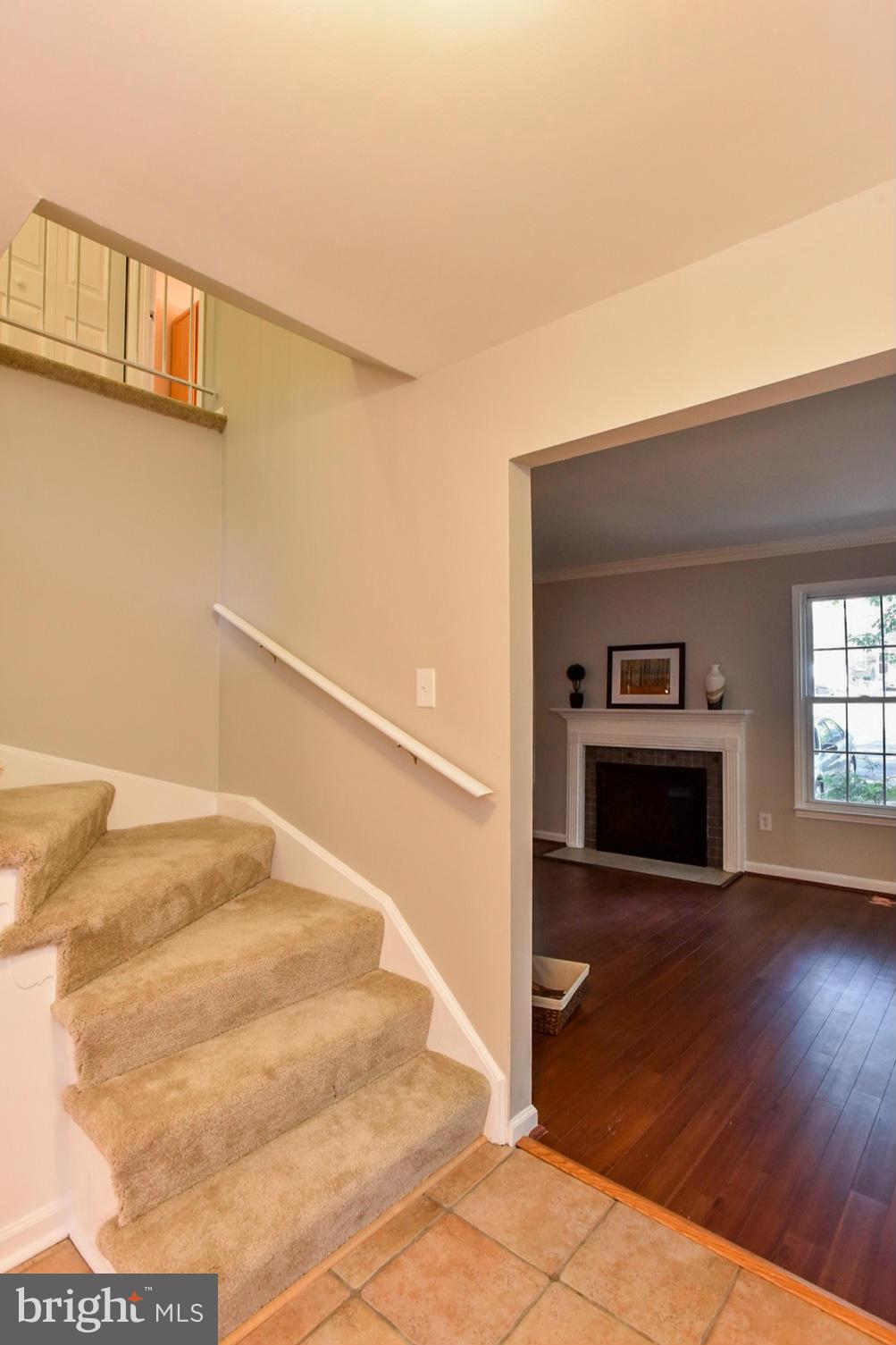 2423 Ansdel Court Reston, VA 20191 - Photo 10 of 30 Foyer