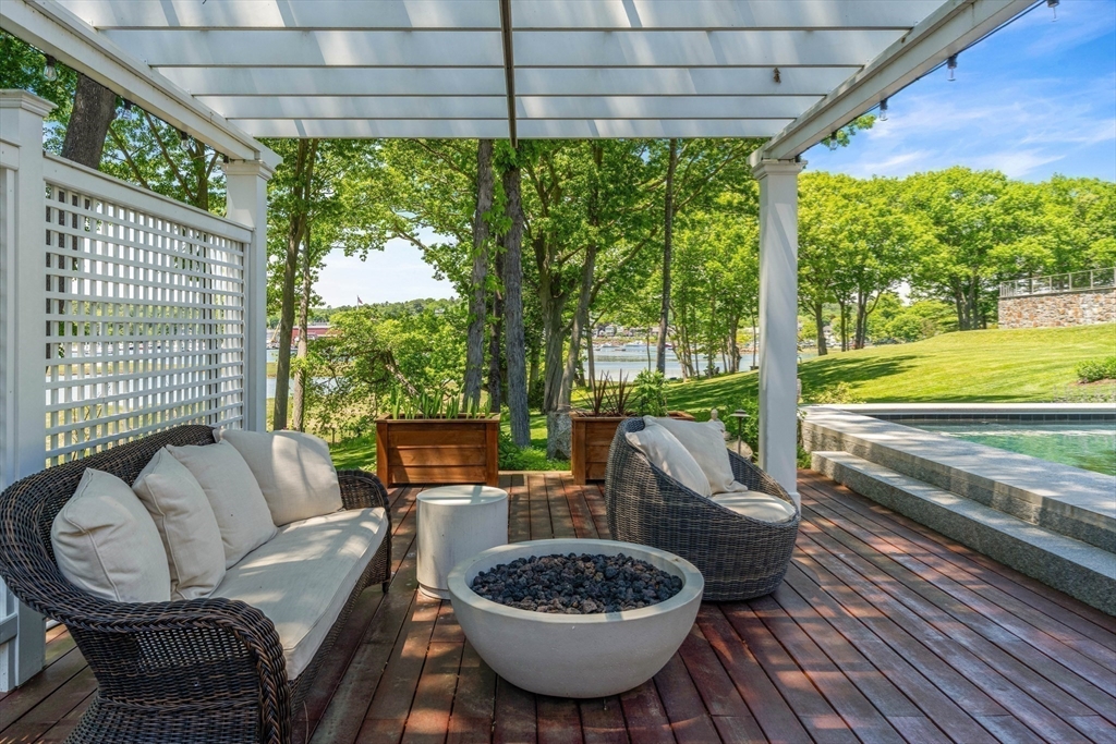 15 Proctor Street Manchester, MA 01944 - Photo 6 of 42