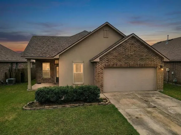 $220,000 | 329 Leawood Avenue, Sulphur, LA 70665