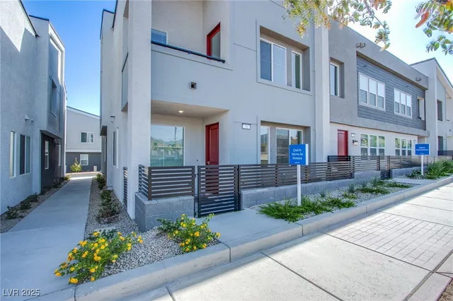 $448,000 | 31 Newport Edge Place, Henderson, NV 89015