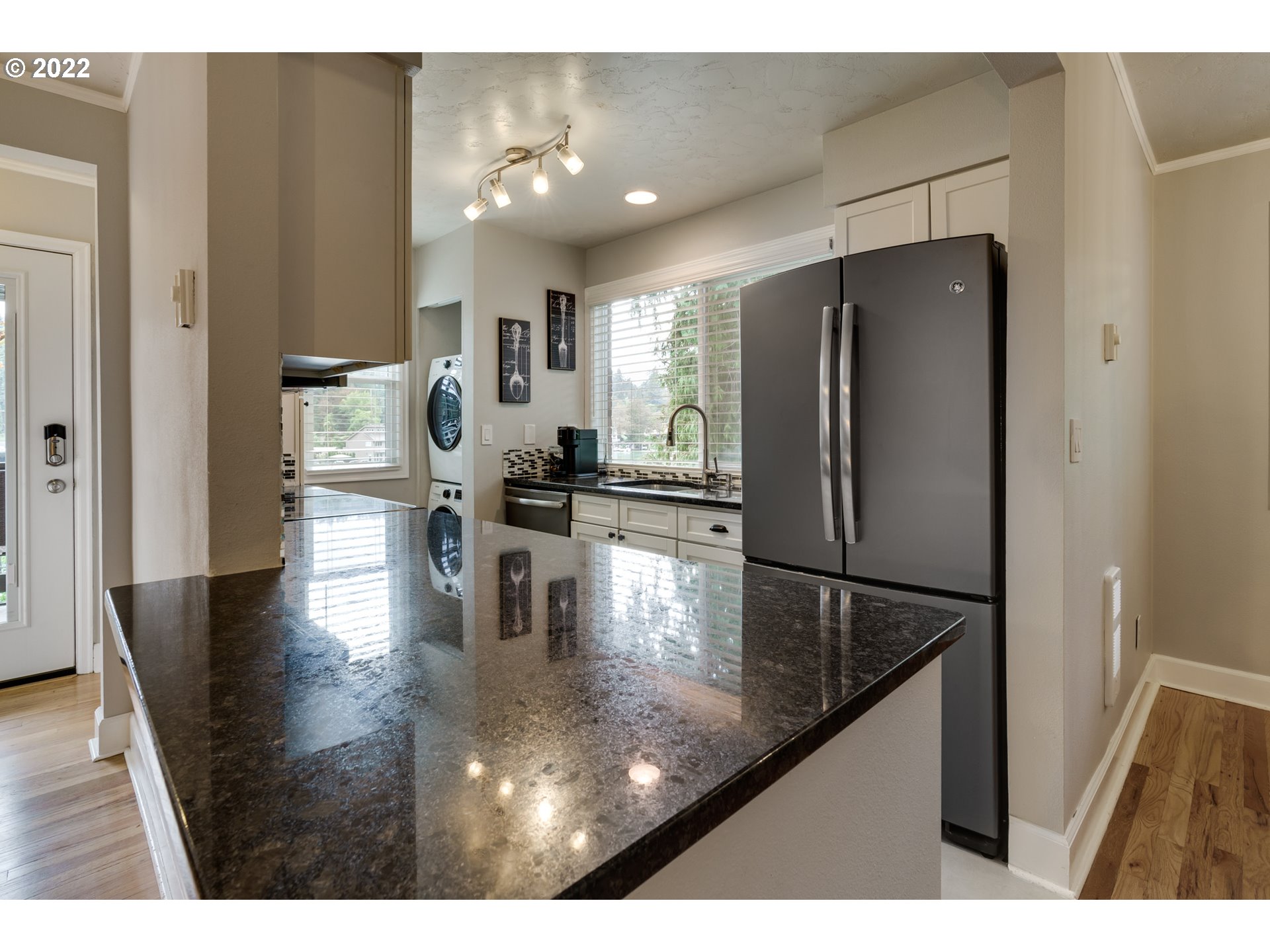 246 Ridgeway Road, Unit 17B Lake Oswego, OR 97034 - Photo 11 of 32 Kitchen