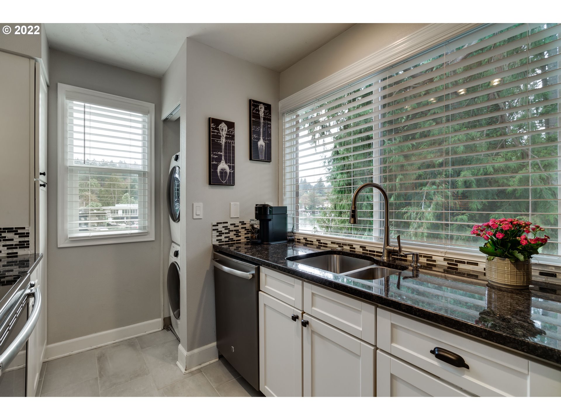 246 Ridgeway Road, Unit 17B Lake Oswego, OR 97034 - Photo 12 of 32 Kitchen