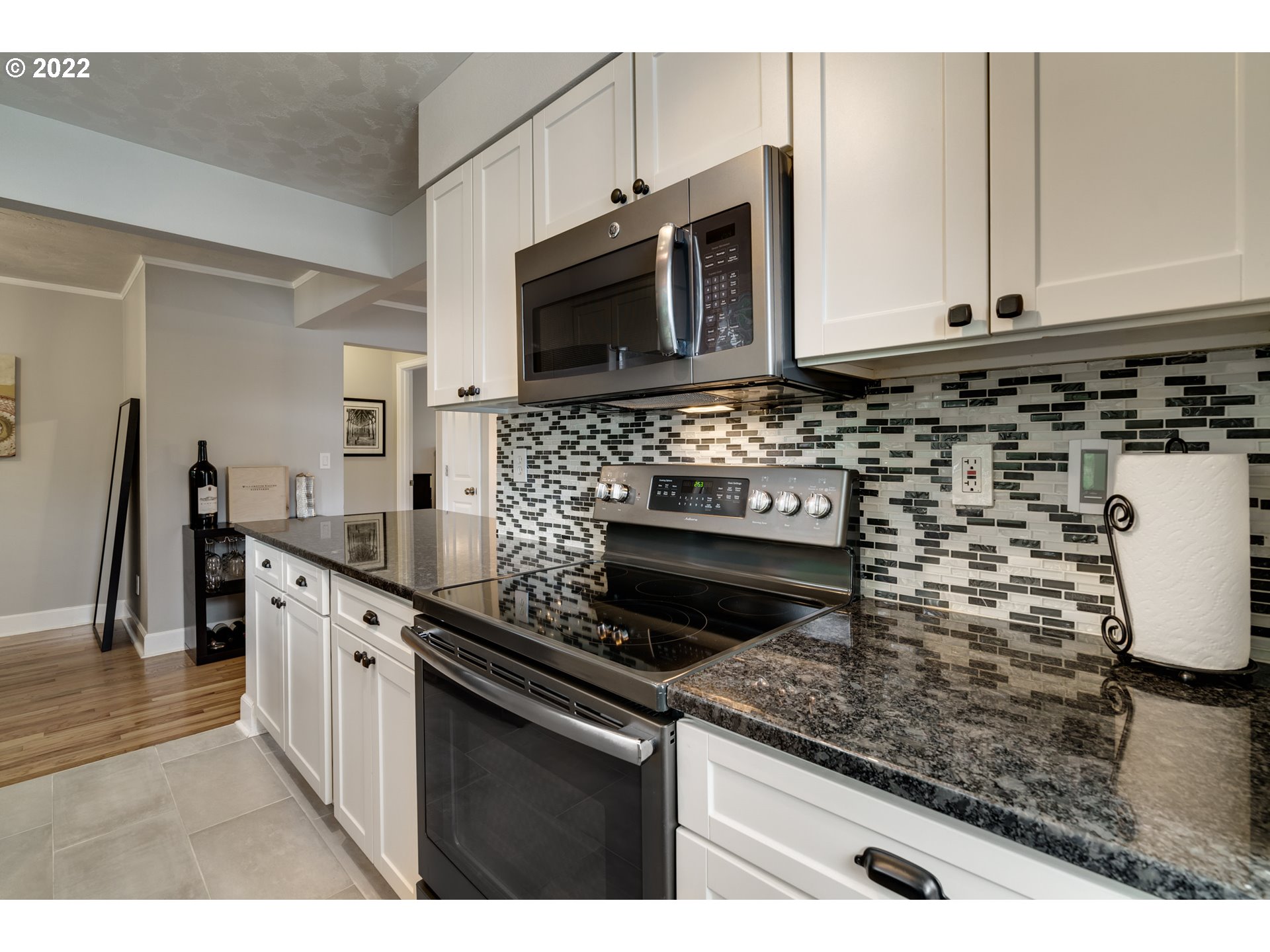 246 Ridgeway Road, Unit 17B Lake Oswego, OR 97034 - Photo 15 of 32 Kitchen