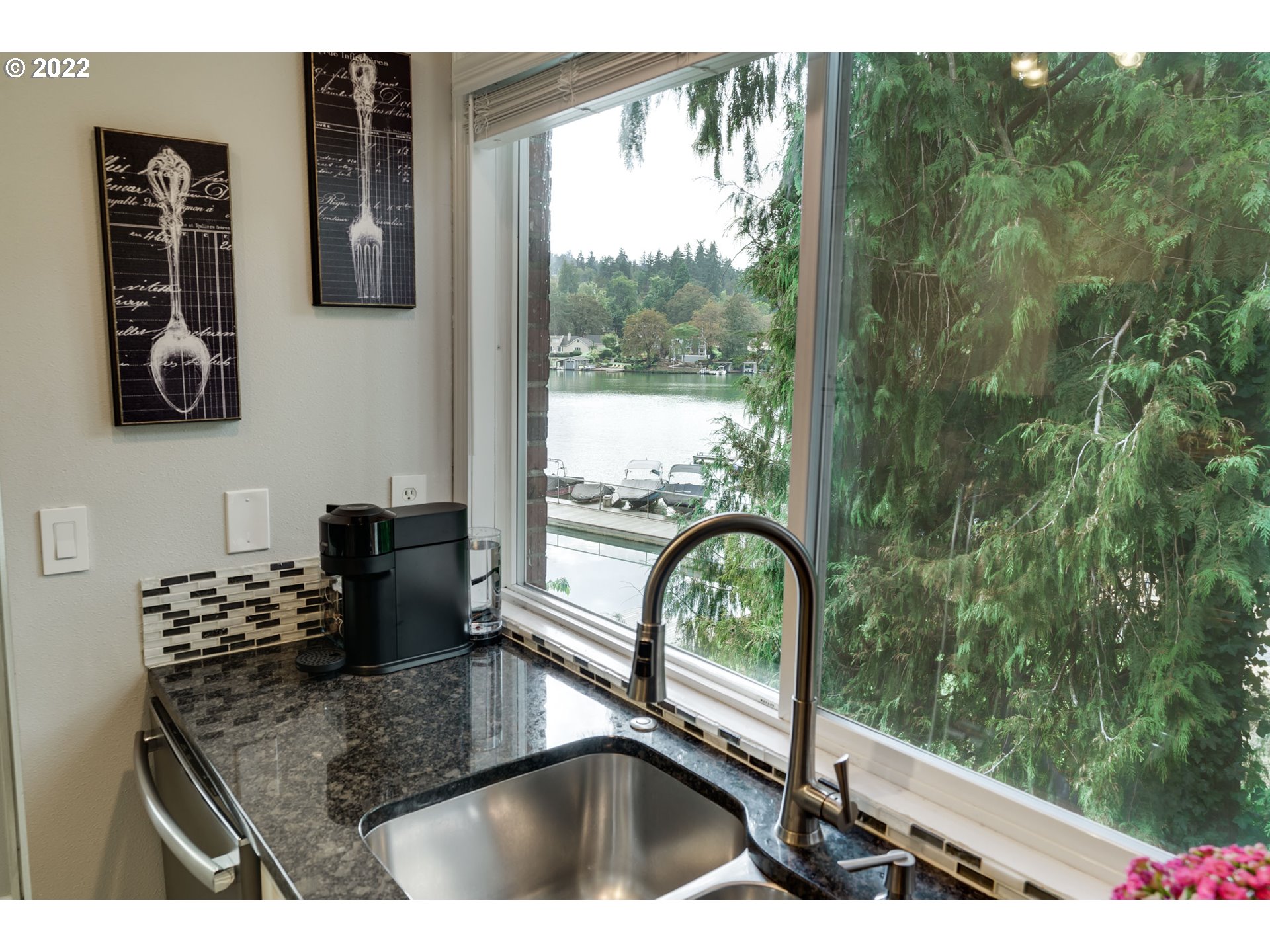 246 Ridgeway Road, Unit 17B Lake Oswego, OR 97034 - Photo 16 of 32 Kitchen