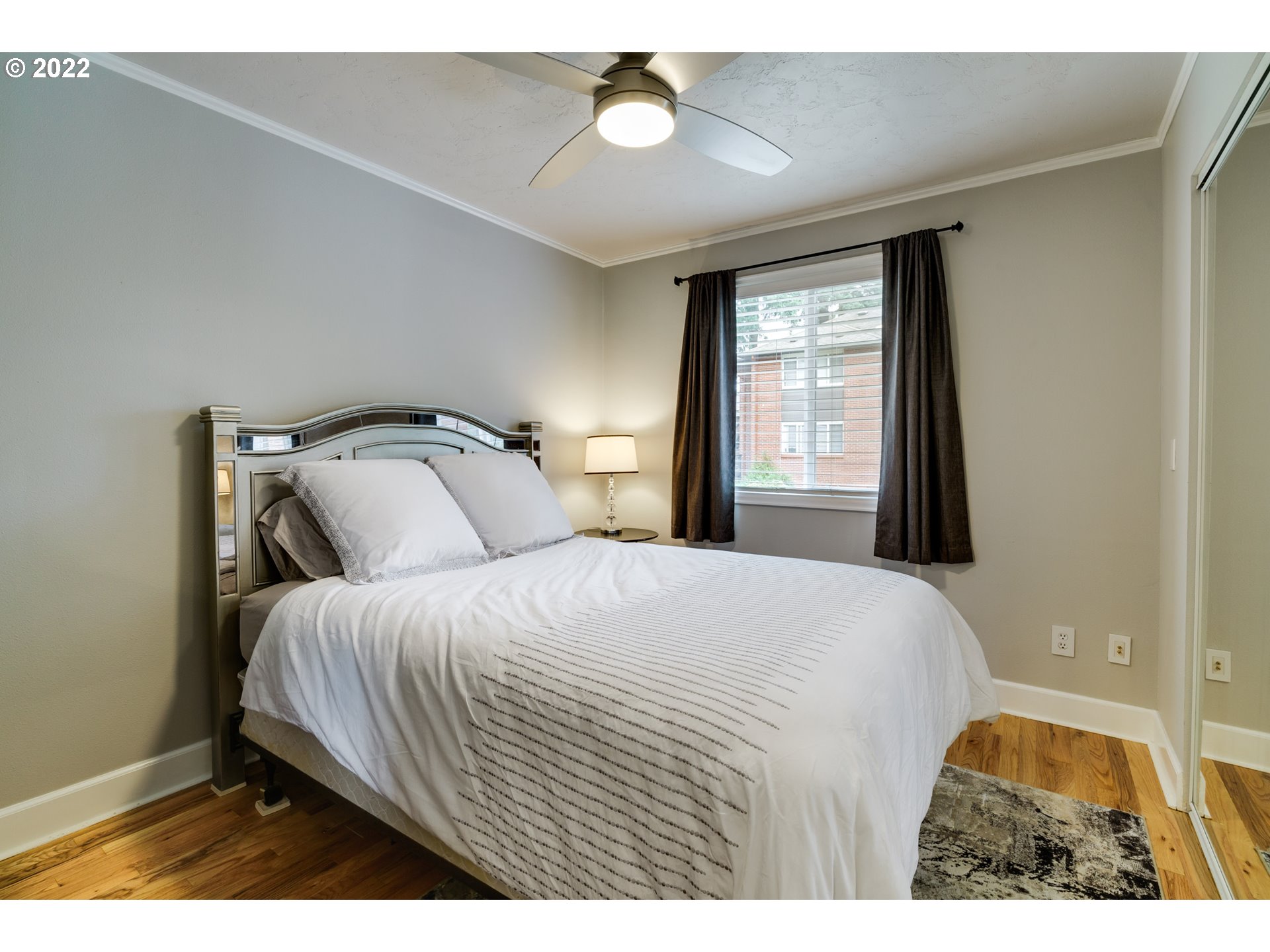 246 Ridgeway Road, Unit 17B Lake Oswego, OR 97034 - Photo 19 of 32 Bedroom