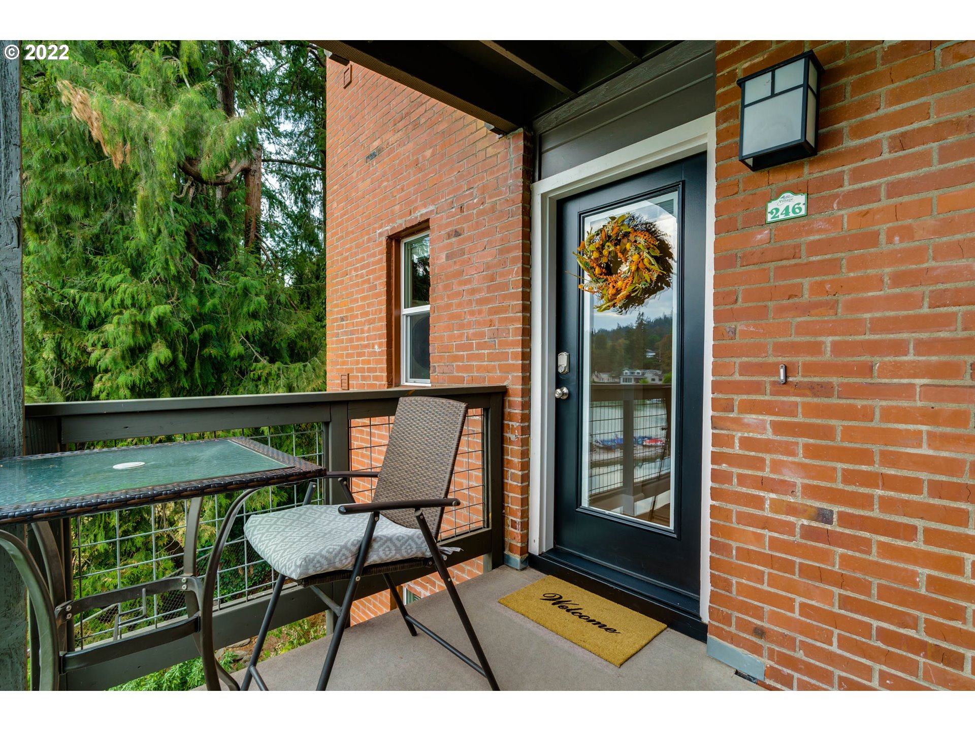 246 Ridgeway Road, Unit 17B Lake Oswego, OR 97034 - Photo 2 of 32 Covered Porch