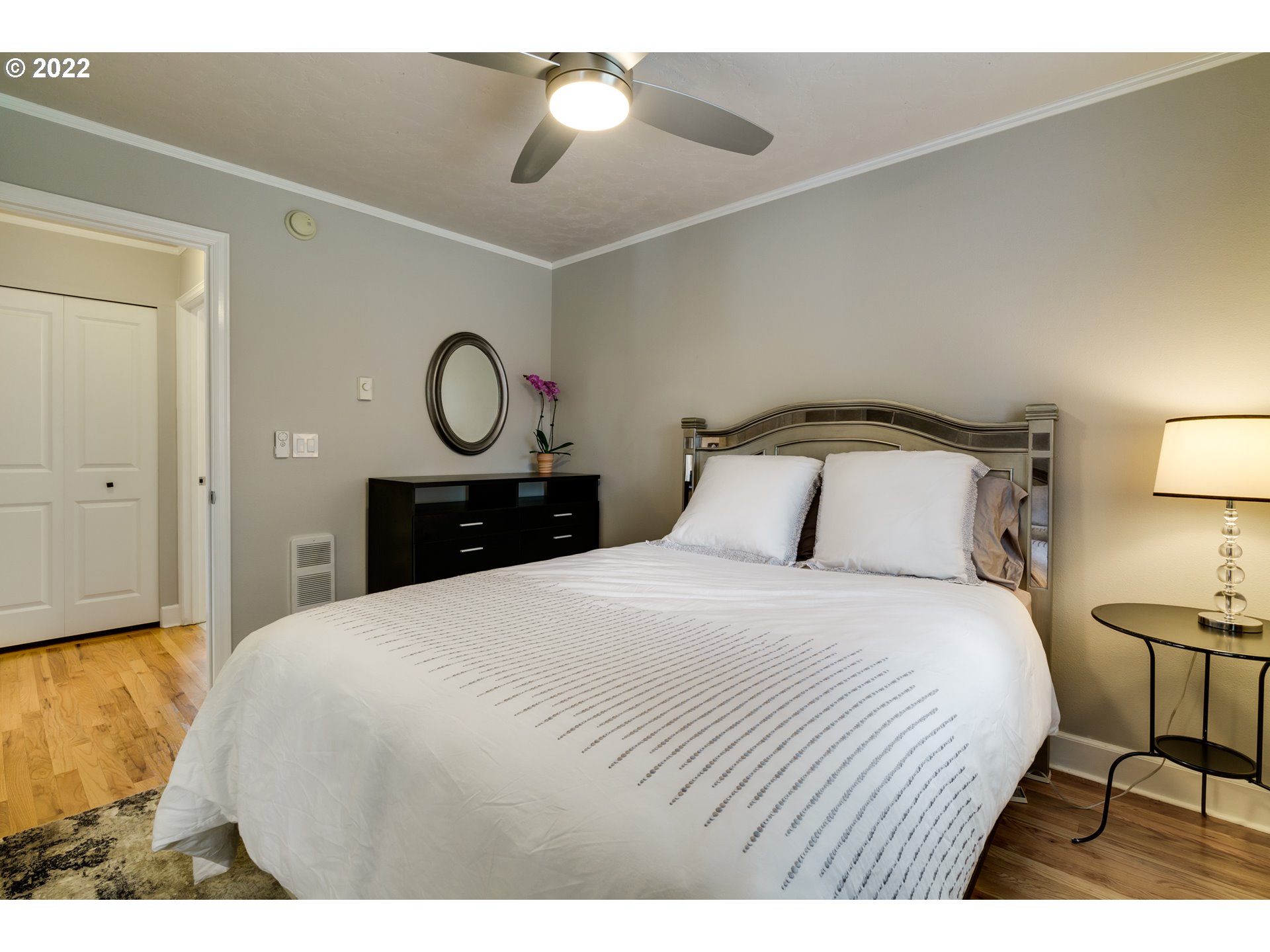 246 Ridgeway Road, Unit 17B Lake Oswego, OR 97034 - Photo 21 of 32 Bedroom