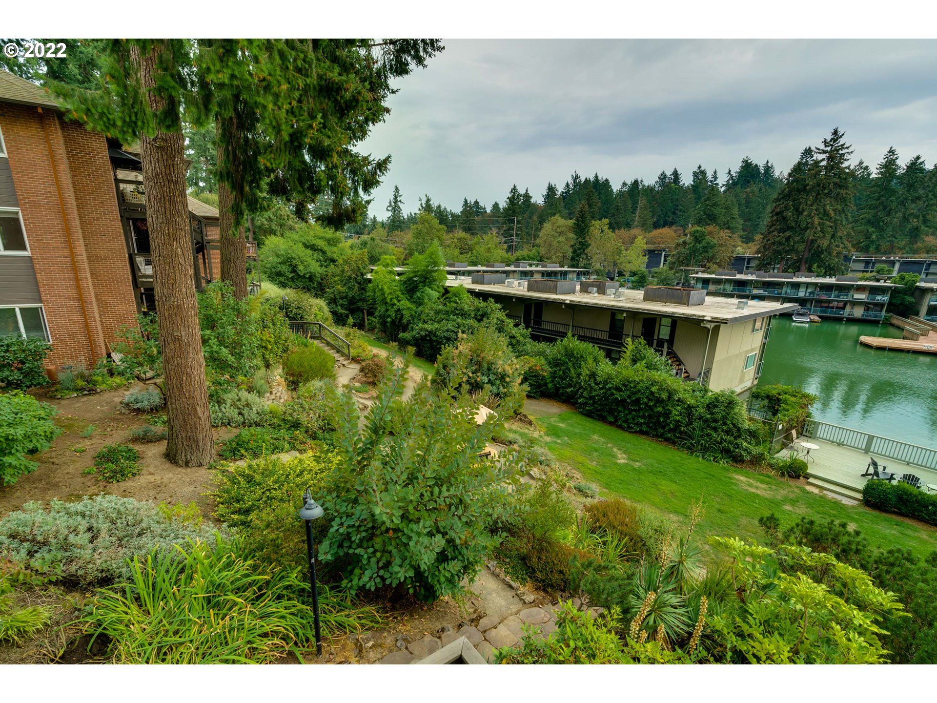 246 Ridgeway Road, Unit 17B Lake Oswego, OR 97034 - Photo 24 of 32 Community Amenities