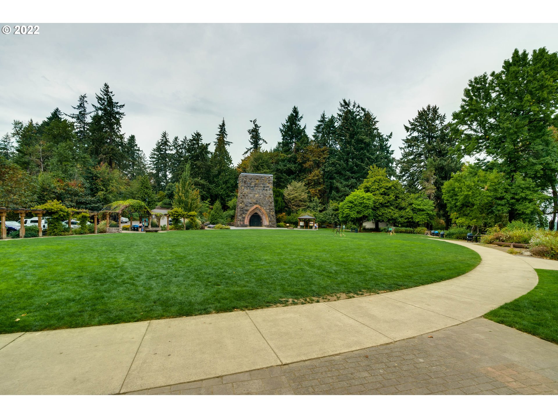 246 Ridgeway Road, Unit 17B Lake Oswego, OR 97034 - Photo 28 of 32 Gallery Image 28