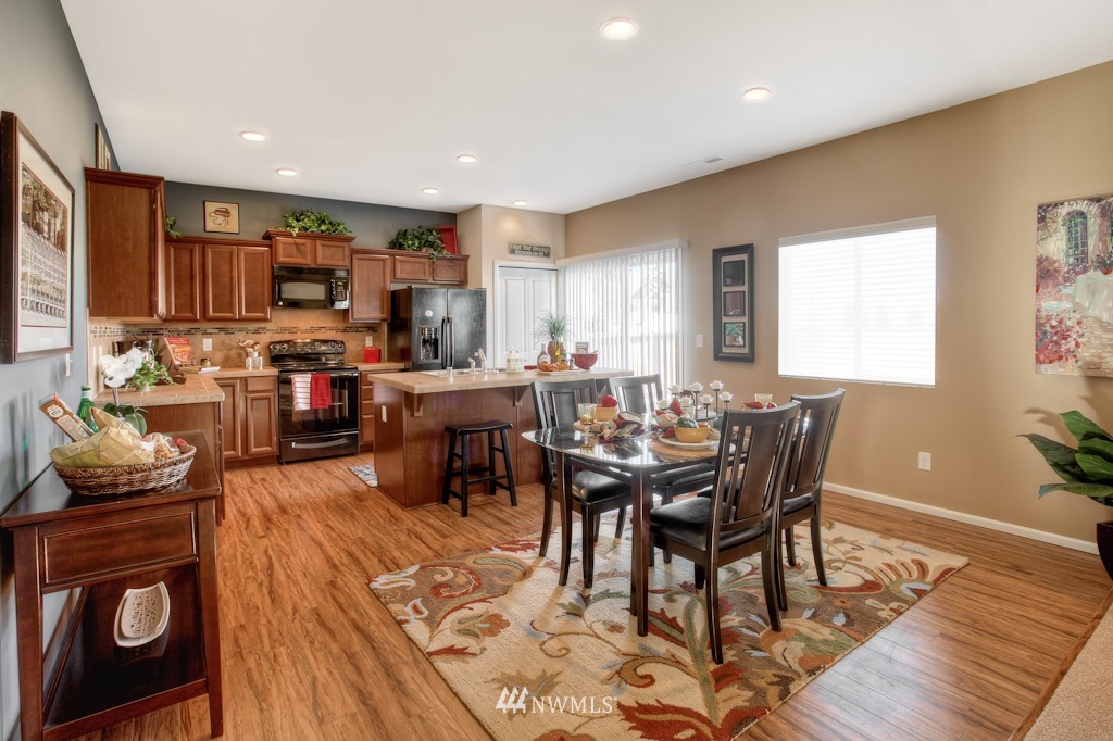 18019 46th Drive Southeast, Unit 4 Bothell, WA 98012 - Photo 4 of 15 Gallery Image 4