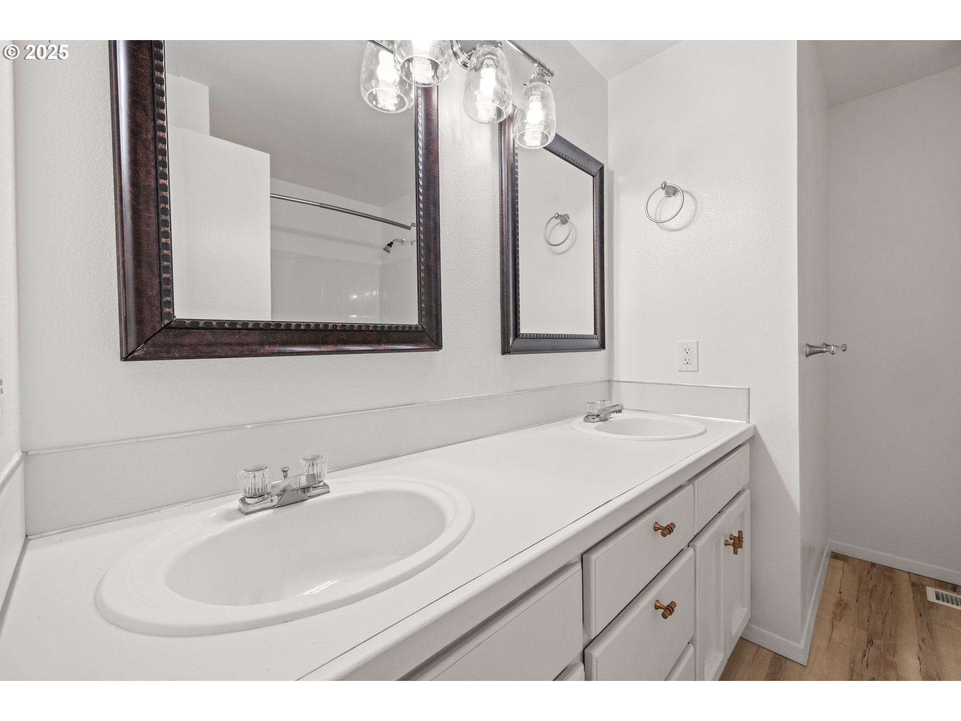 11025 Southwest Boones Ferry Road Portland, OR 97219 - Photo 28 of 48 Gallery Image 28