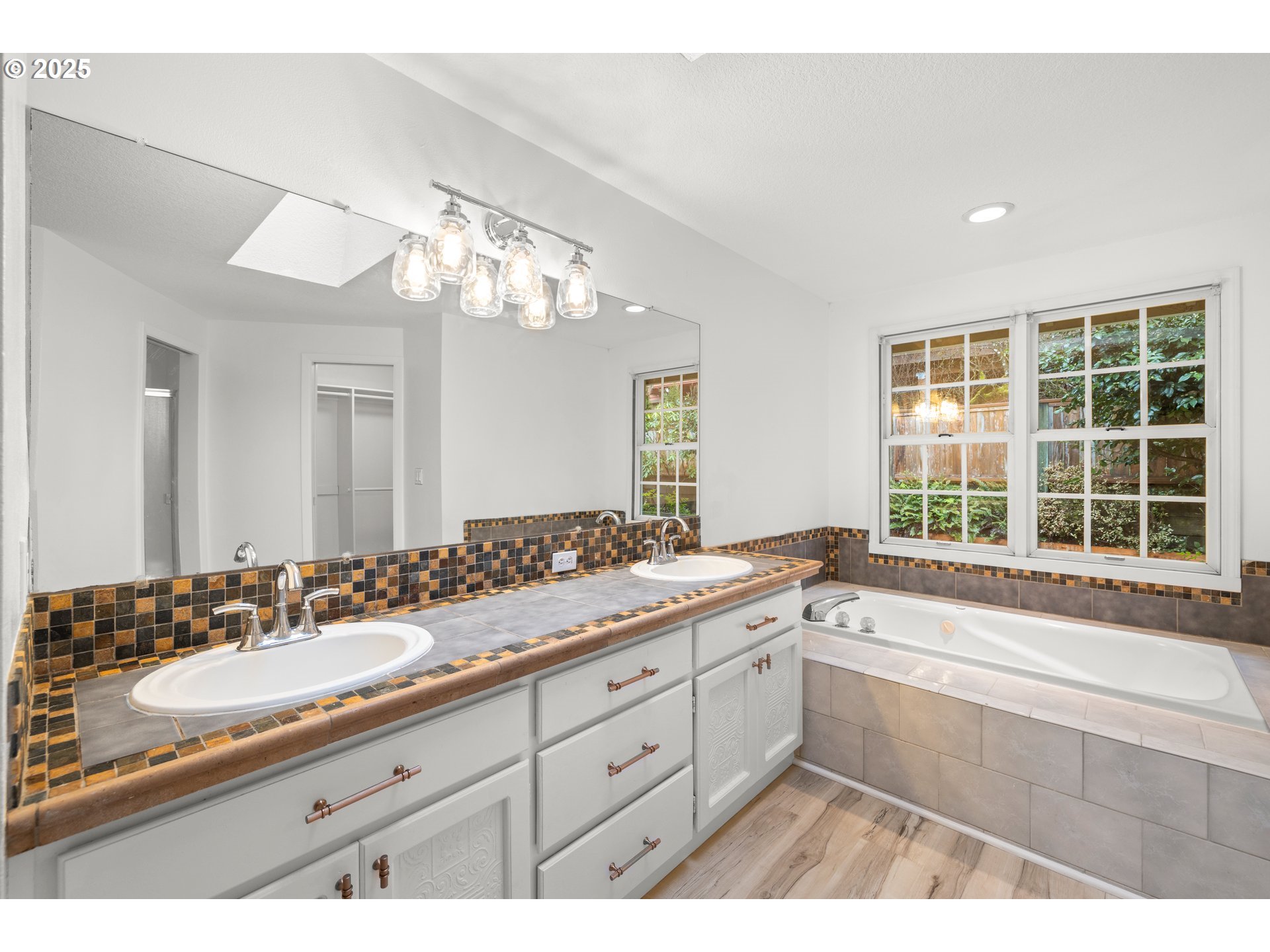 11025 Southwest Boones Ferry Road Portland, OR 97219 - Photo 39 of 48 Gallery Image 39