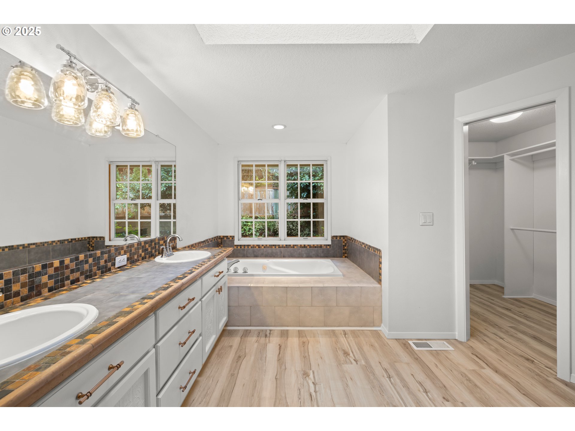 11025 Southwest Boones Ferry Road Portland, OR 97219 - Photo 40 of 48 Gallery Image 40