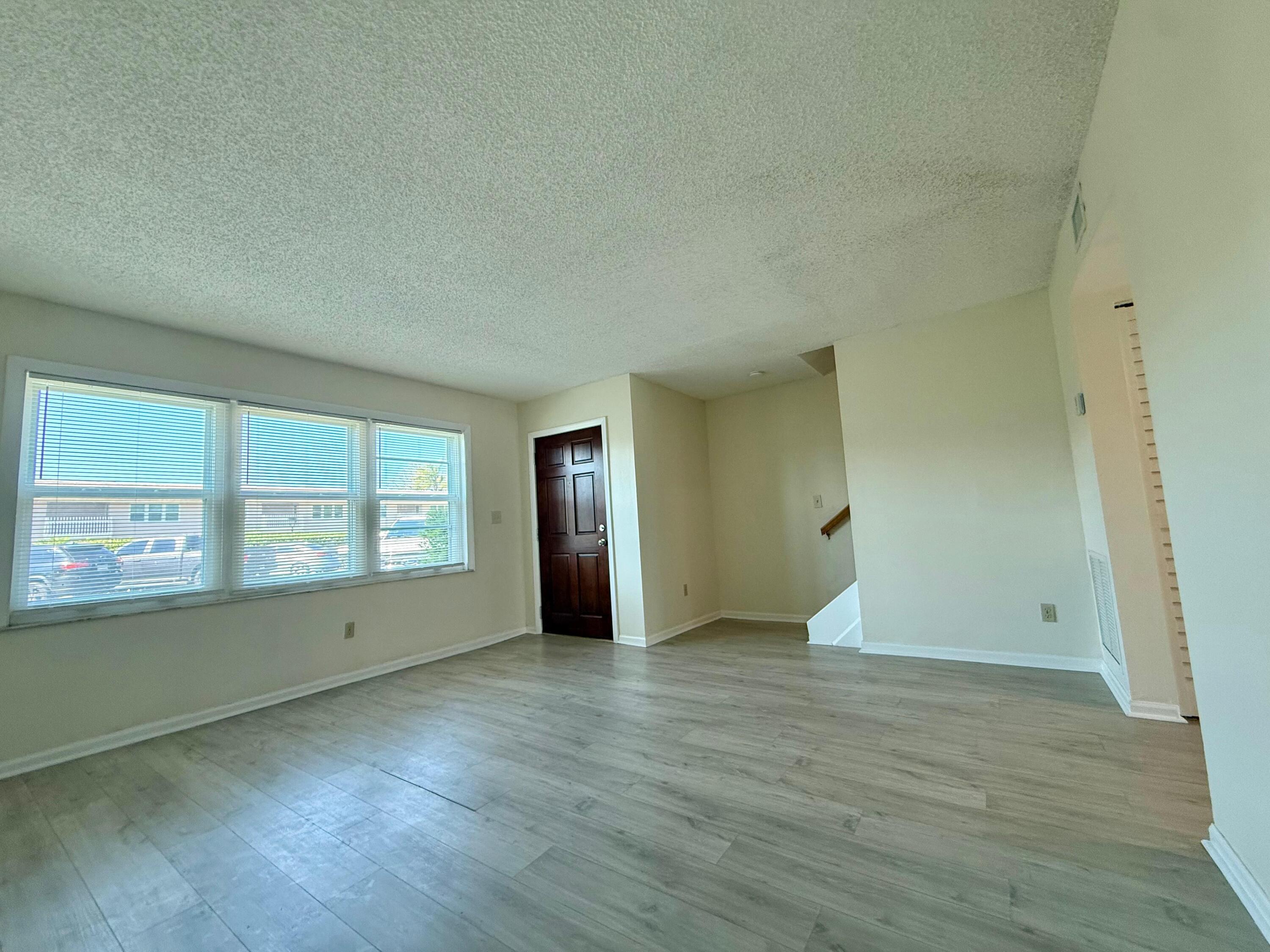 321 Gulfstream Road Dania Beach, FL 33004 - Photo 11 of 13 WhatsApp Image 2026-05-03 at 21.11.56 (8