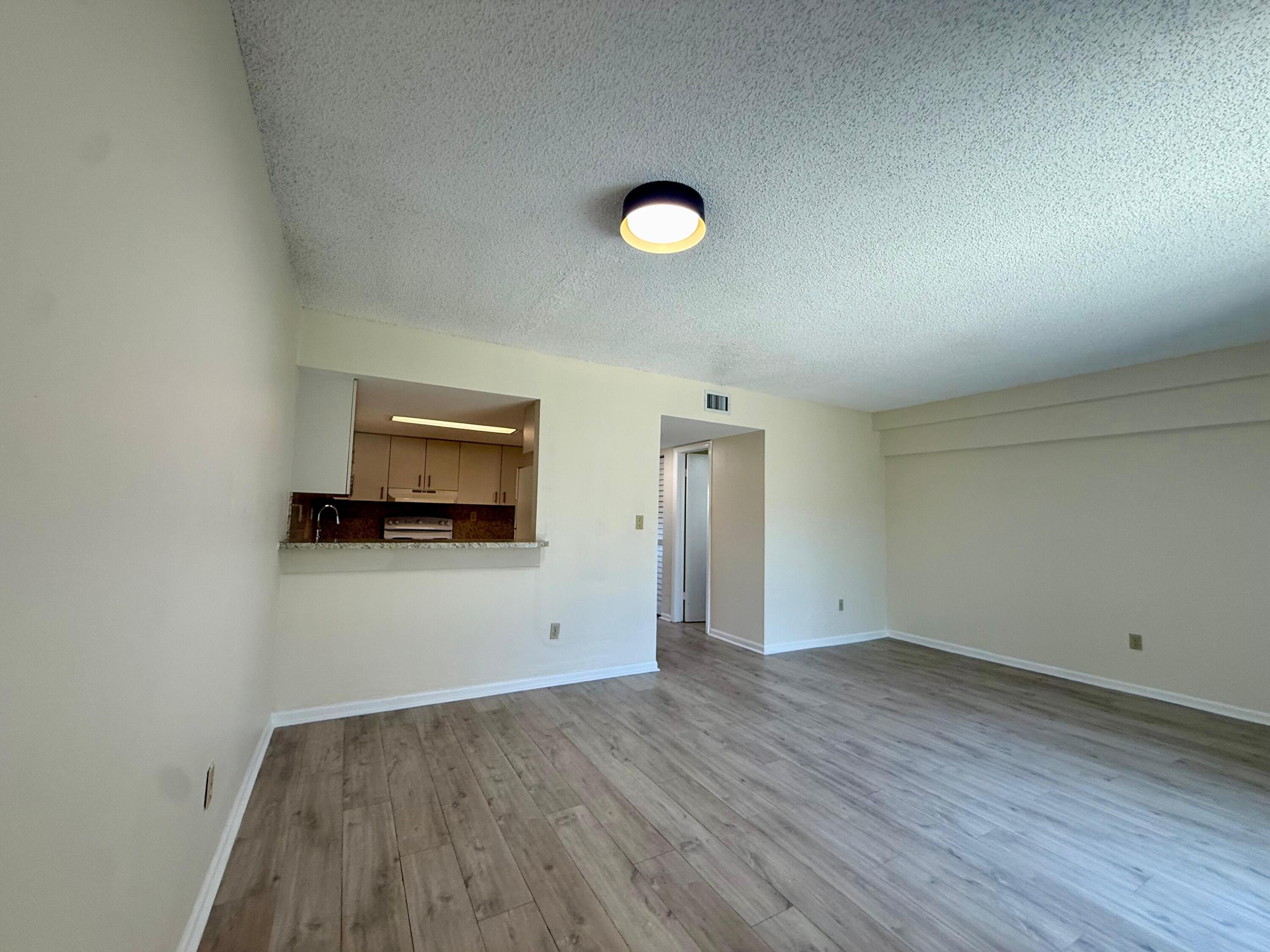 321 Gulfstream Road Dania Beach, FL 33004 - Photo 2 of 13 WhatsApp Image 2026-05-03 at 21.11.56 (9