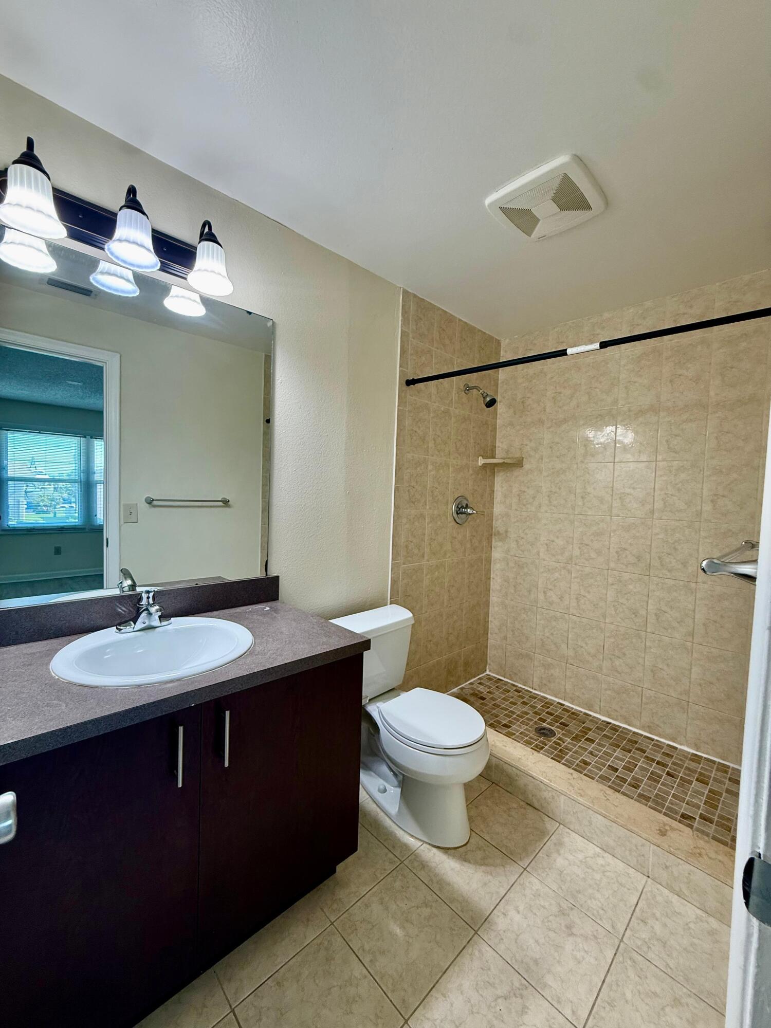 321 Gulfstream Road Dania Beach, FL 33004 - Photo 4 of 13 WhatsApp Image 2026-05-03 at 21.11.56 (1