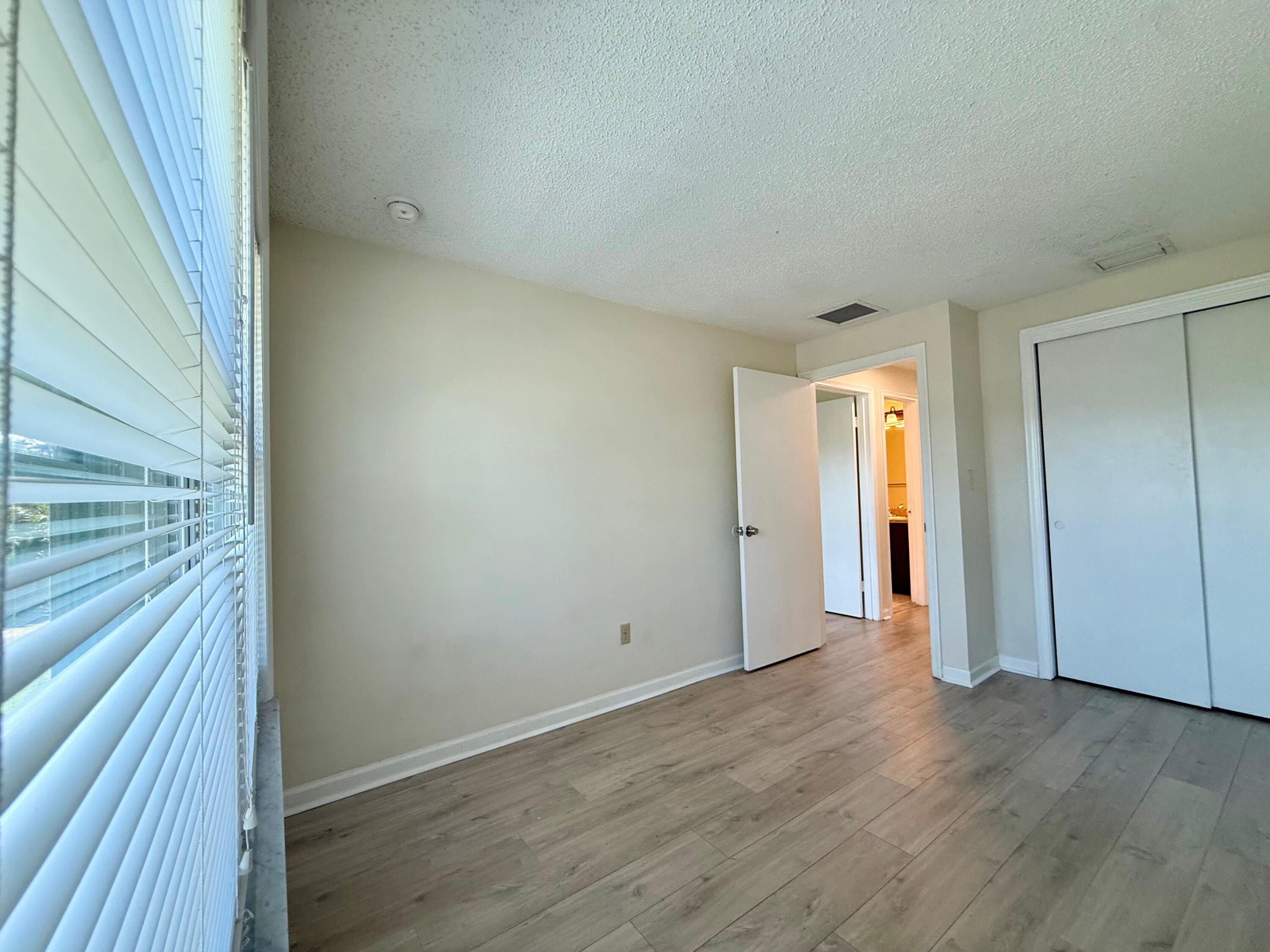 321 Gulfstream Road Dania Beach, FL 33004 - Photo 8 of 13 WhatsApp Image 2026-05-03 at 21.11.56 (4