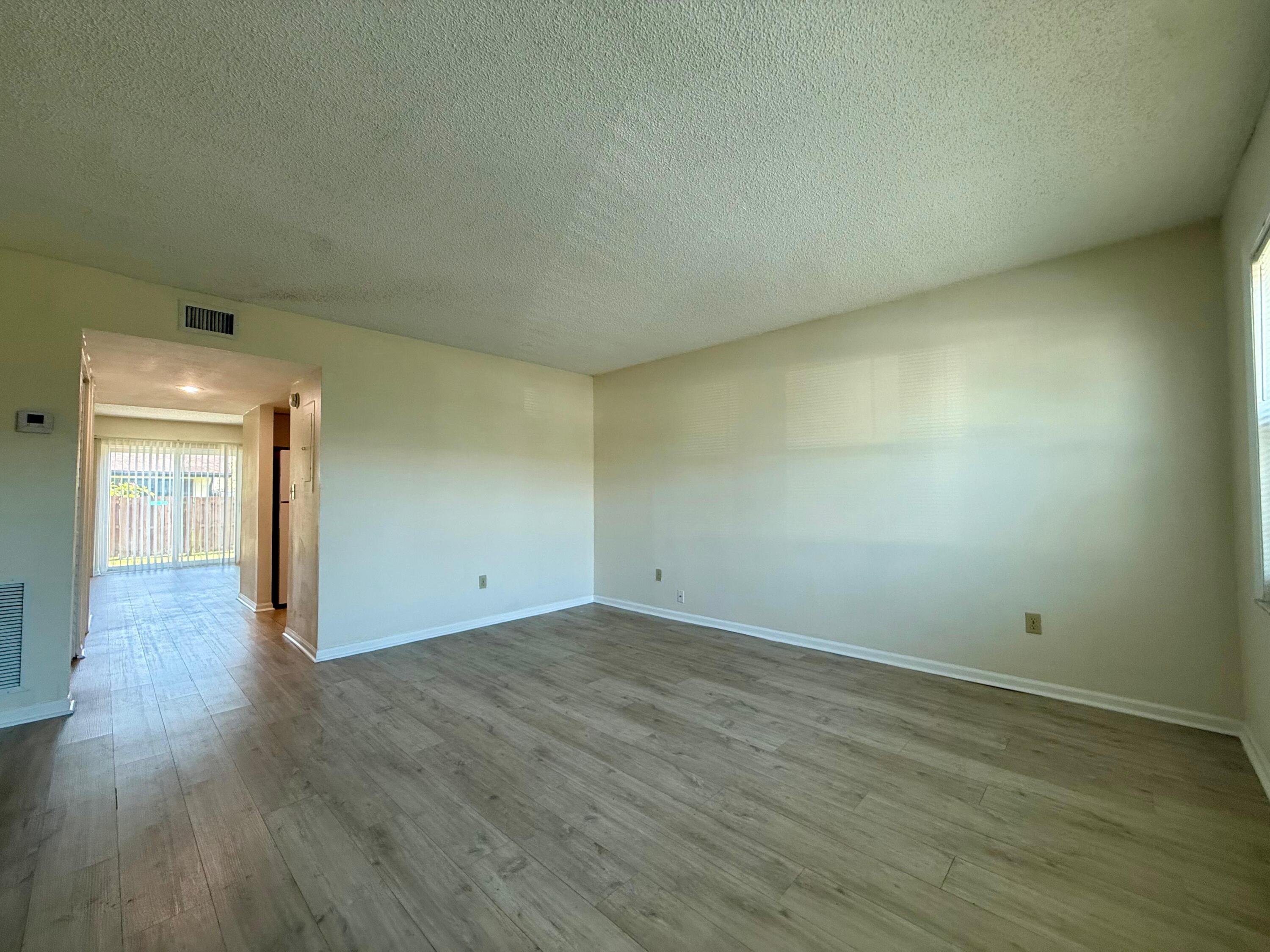 321 Gulfstream Road Dania Beach, FL 33004 - Photo 10 of 13 WhatsApp Image 2026-05-03 at 21.11.56 (7