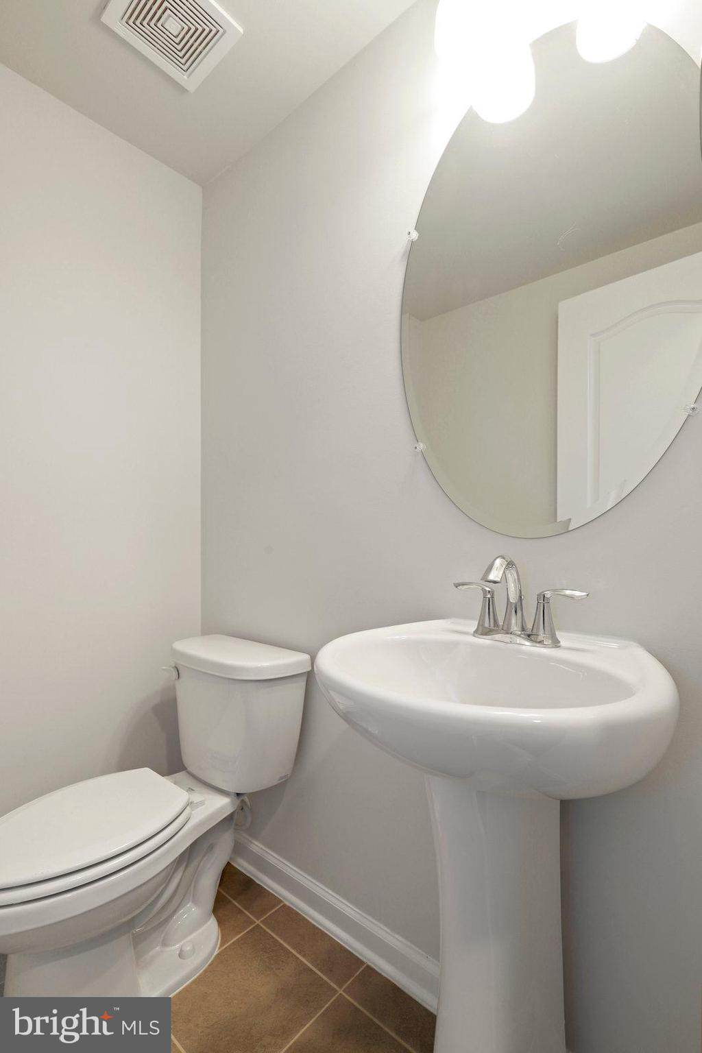 2520 Debert Circle Hanover, MD 21076 - Photo 10 of 44