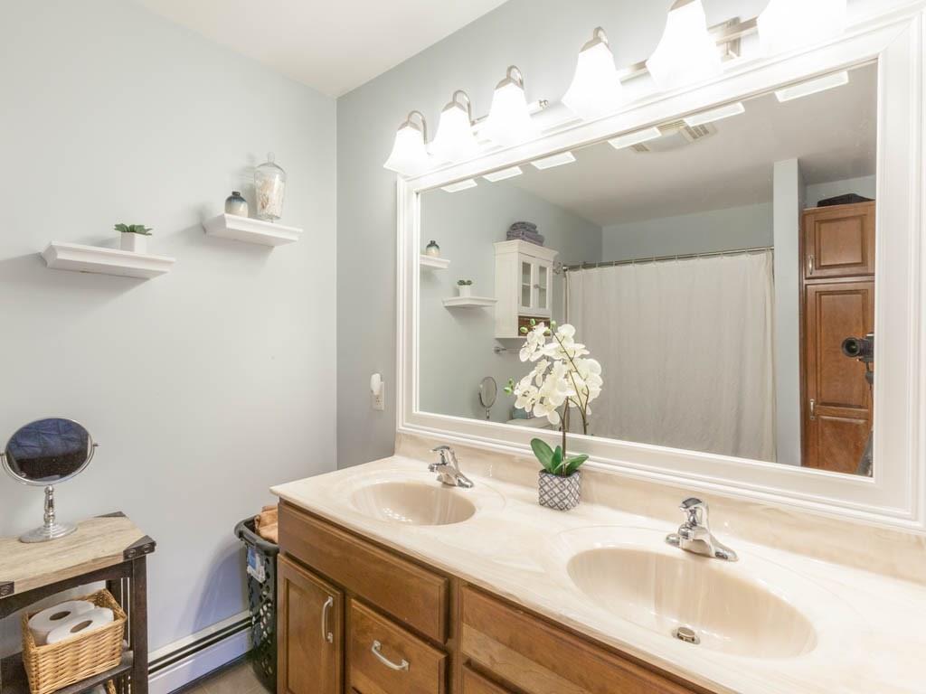 83 Limerick Road Arundel, ME 04046 - Photo 10 of 25 Photo