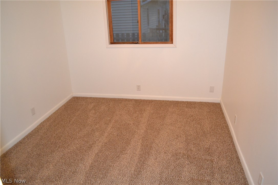 958 Quentin Road Eastlake, OH 44095 - Photo 8 of 18 Gallery Image 8