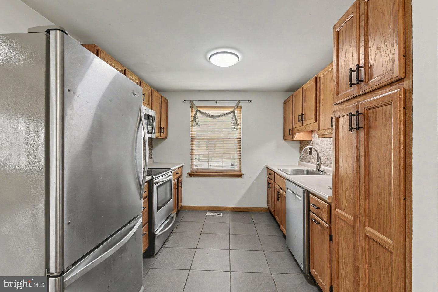 5427 Balistan Road Baltimore, MD 21237 - Photo 12 of 51 Kitchen