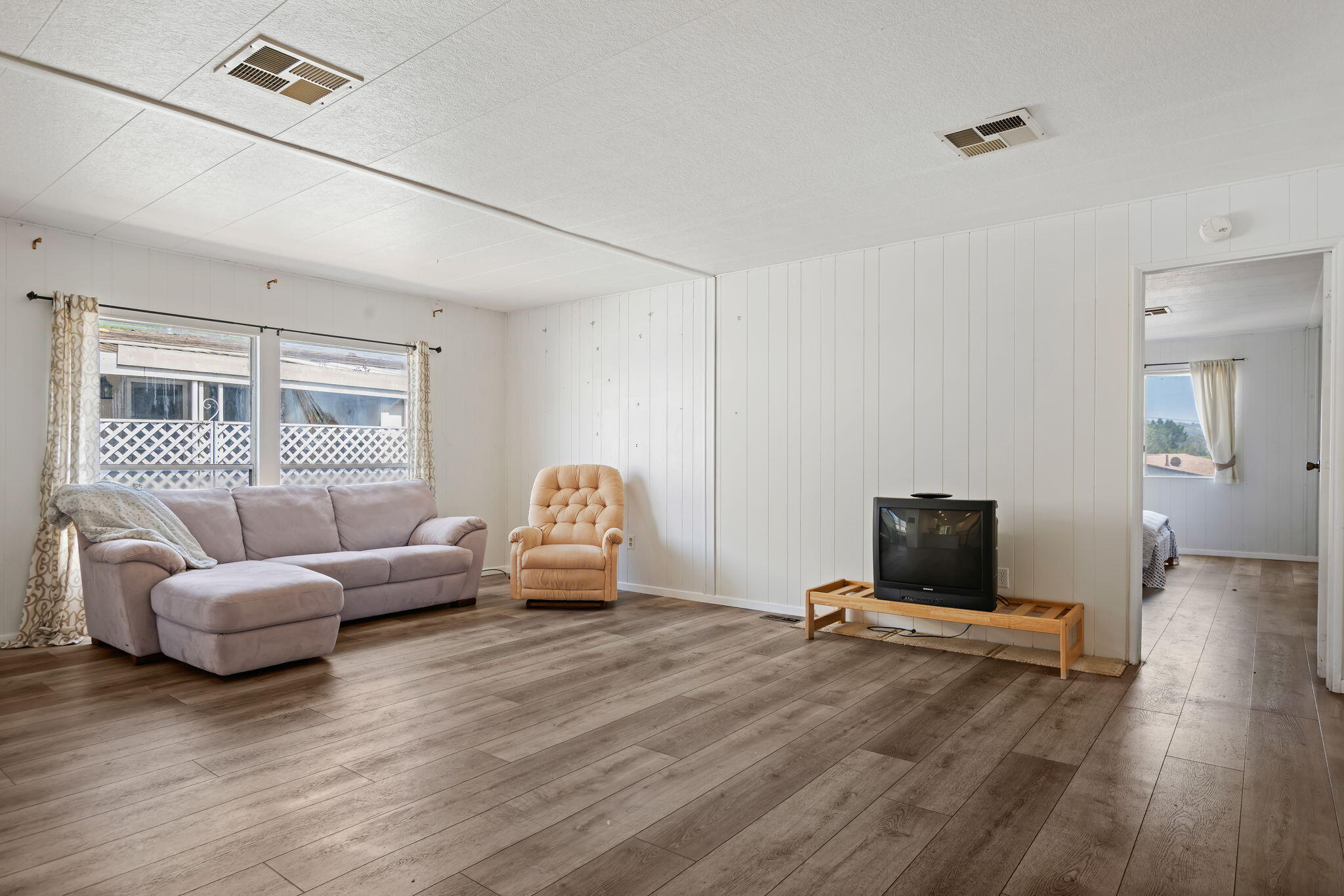 340 Old Mill Road, Unit SPC 140 Santa Barbara, CA 93110 - Photo 28 of 30 09-Family Room