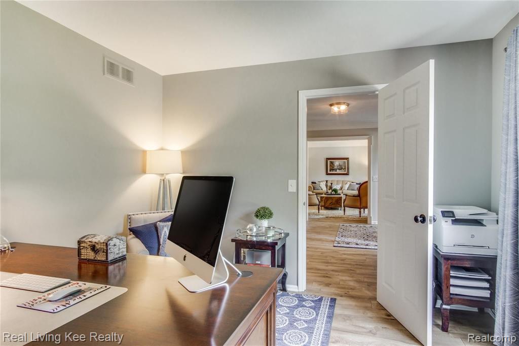 1635 North Kilburn Road Rochester Hills, MI 48306 - Photo 10 of 62