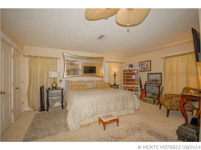 19 Ridgeview Road North Stuart, FL 34996 - Photo 11 of 25 Master Bedroom.