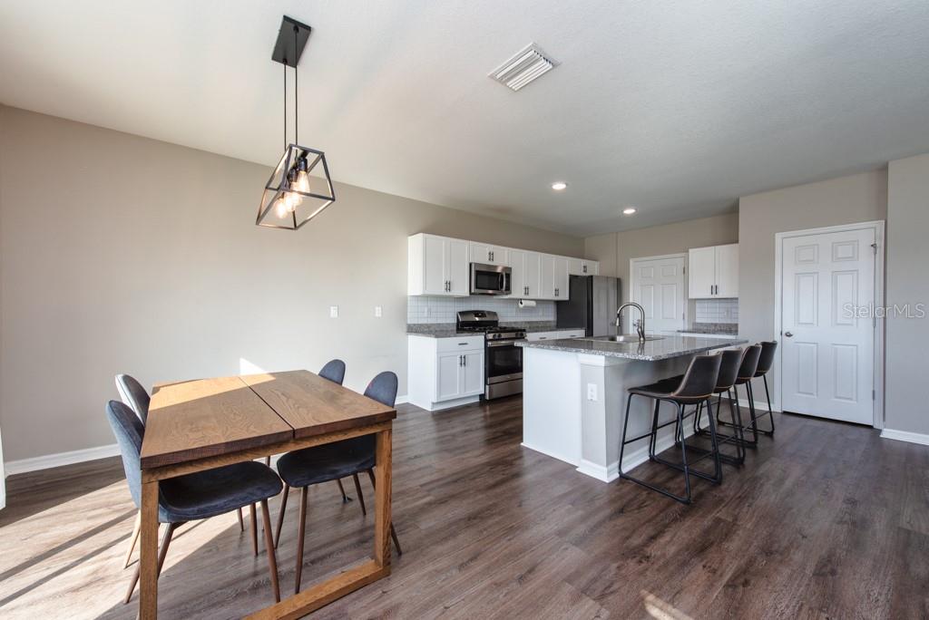 14617 Brumby Ridge Avenue Lithia, FL 33547 - Photo 9 of 46 a view of kitchen with breakfast area